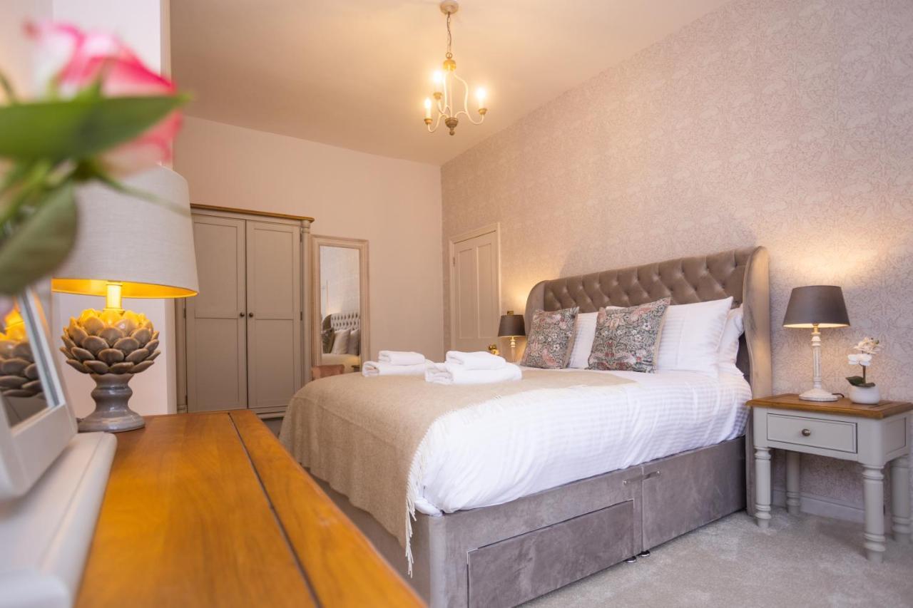 Historic City Centre Town House Chester Bagian luar foto
